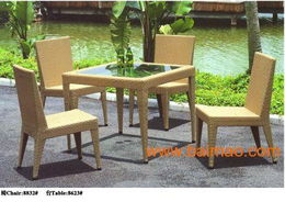 泉州創佳戶外休閑家具公司批發供應太陽傘,藤制品桌椅,鑄鋁桌椅,木制品及秋千